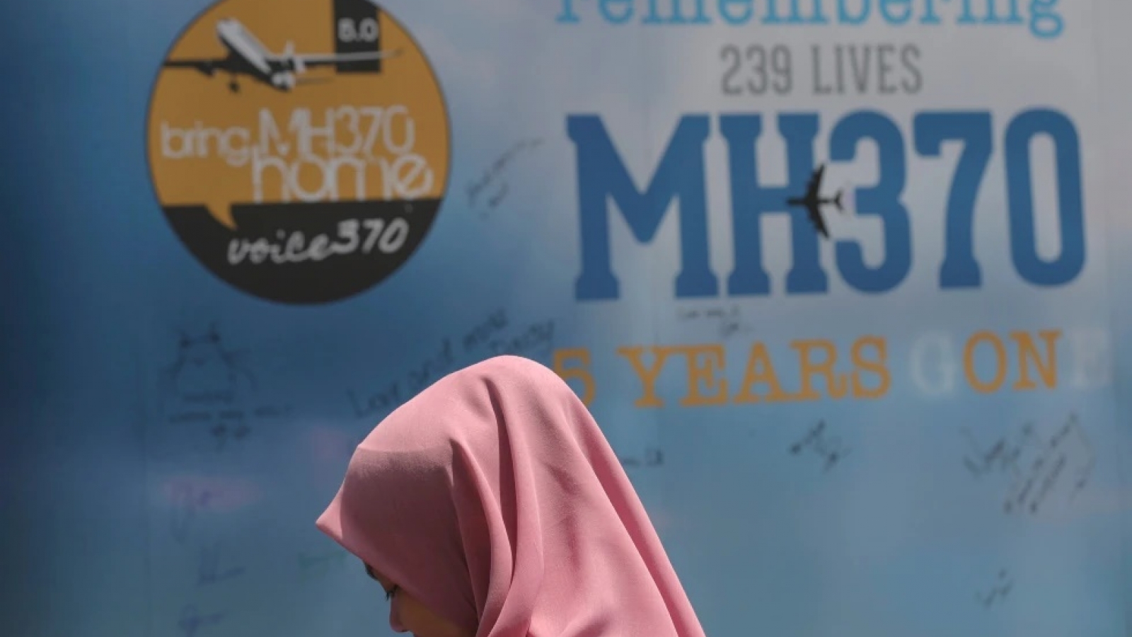 Malaysia gia hạn tìm kiếm máy bay mất tích bí hiểm MH370 thêm một năm